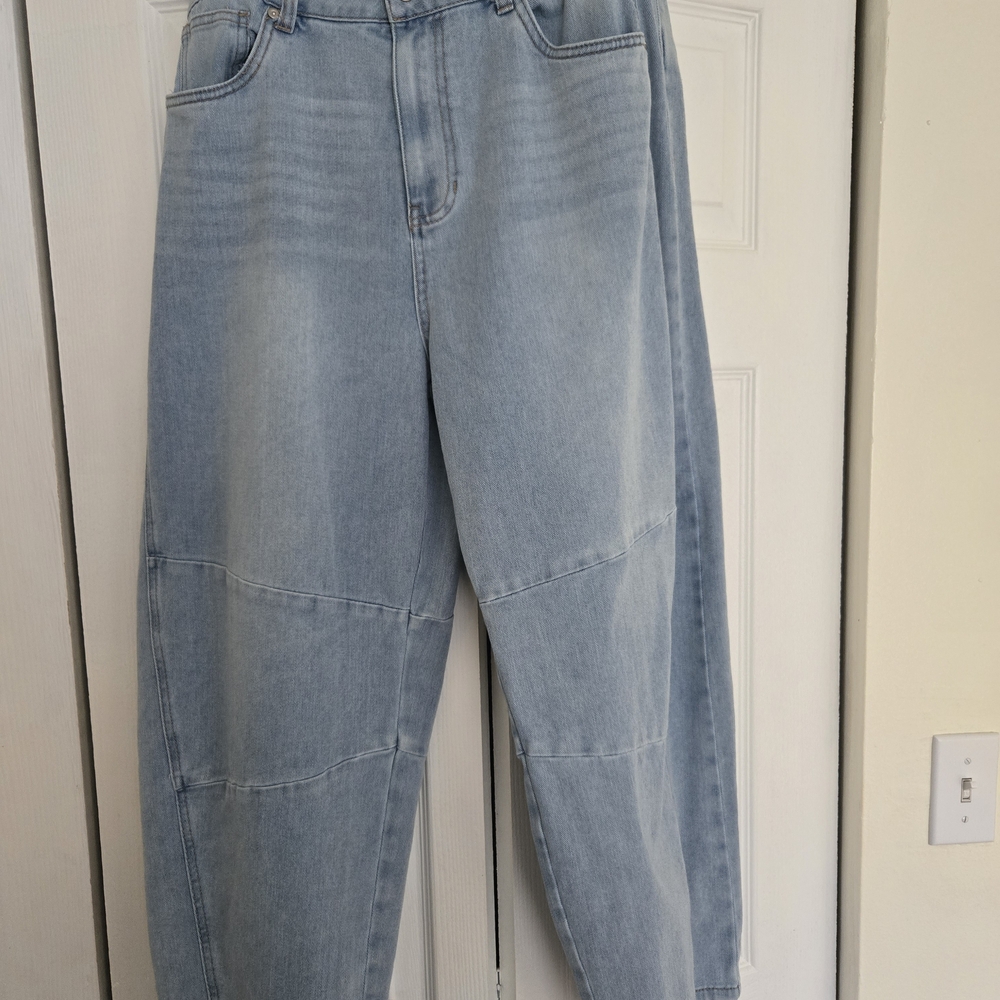 BCBG Blue Boyfriend Jeans with Classic Wash
